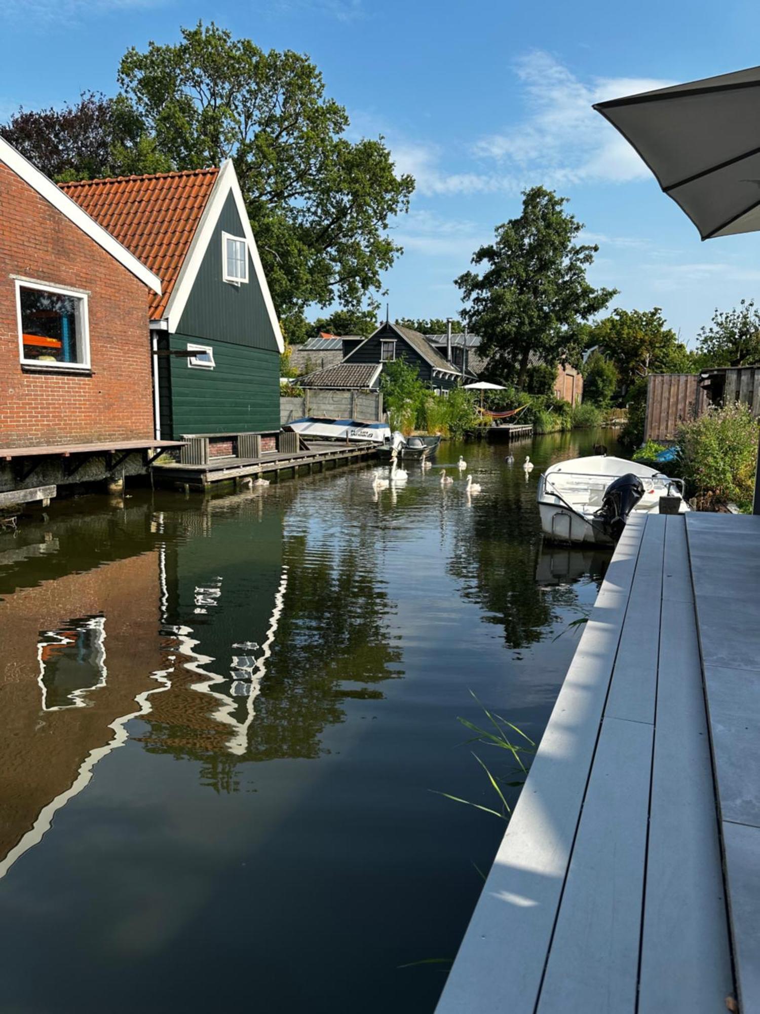 Pakhuis Prins Bed & Breakfast Zaandam Exterior photo